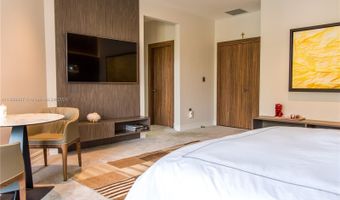 3705 NE 214 St 13, Aventura, FL 33180
