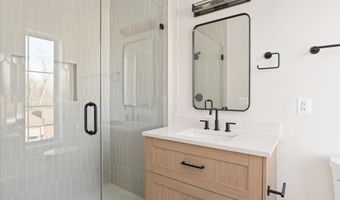 2929 N GREENCASTLE St, Arlington, VA 22207