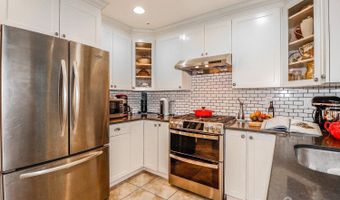 82 Kempson Pl, Metuchen, NJ 08840