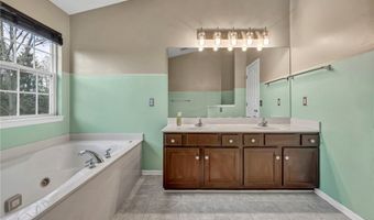 10375 Kerwick Ct, Aurora, OH 44202