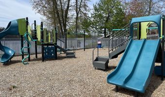 34 Skyline Dr, Brookfield, CT 06804