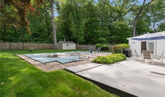 24 Kirkbrae Dr, Lincoln, RI 02865