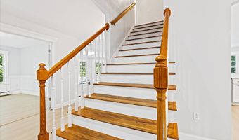 25 Lake Grove Ln, Auburn, ME 04210