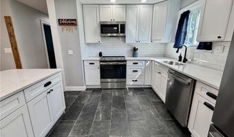 770 Metacom Ave, Bristol, RI 02809