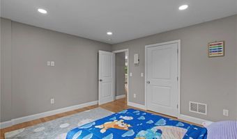 92 Dewolf Ave, Bristol, RI 02809