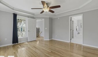 1748 Town Home Dr, Apex, NC 27502