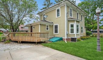 1403 Rapids St, Adel, IA 50003