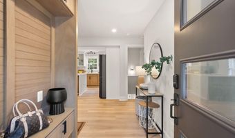 4006 N GLEBE Rd, Arlington, VA 22207