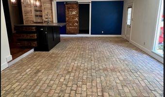 202 Bates St, Batesville, MS 38606