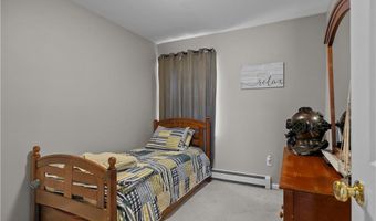 231 Maple Ave 203, Newport, RI 02840