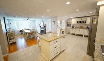 14 Willow Dr, Cranston, RI 02920