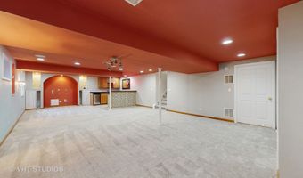 1291 White Chapel Ln, Algonquin, IL 60102