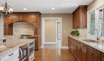 23855 W Sarah Ct, Antioch, IL 60002