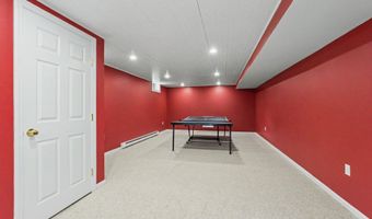 14 Karolina Ln, Bedford, NH 03110