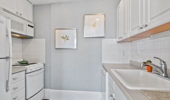 271 Dartmouth St 4H, Boston, MA 02116