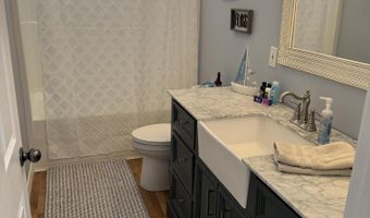 4010 Blue Jay St, Bay St. Louis, MS 39520