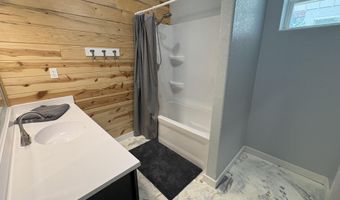 Rr7 Box 7372c, Ava, MO 65608