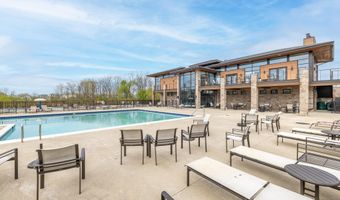 2715 S Spurway Dr, Ann Arbor, MI 48105