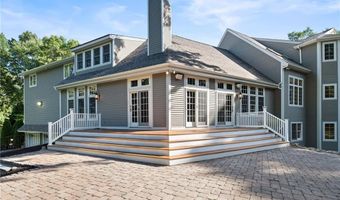 16 Hillside Rd, Cumberland, RI 02864