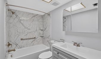 1028 APOLLO BEACH Blvd 11, Apollo Beach, FL 33572