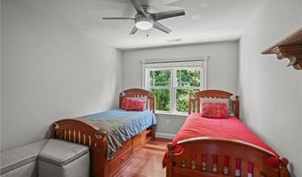 74 Bayberry Rd, Narragansett, RI 02882