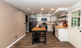 815 Berrywood Ln Ln, Absecon, NJ 08205