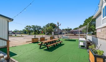 623 E Main St, Anoka, MN 55303