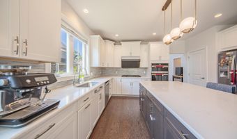 3081 N Spurway Dr, Ann Arbor, MI 48105