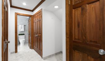 160 Pelican Rd, Middletown, NJ 07748