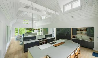 7 Ashwood Ct, Amagansett, NY 11930