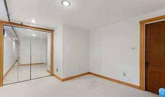 138 Wantastiquet Dr, Brattleboro, VT 05301