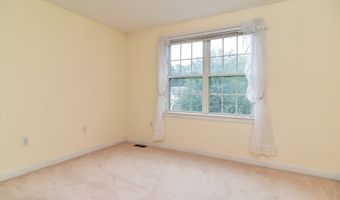 12 Braeburn Ln 12, Ashland, MA 01721