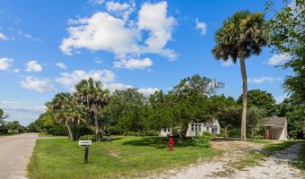 145 Bay Ave, Apalachicola, FL 32320