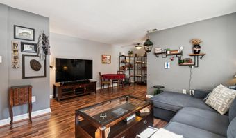 706 S ARLINGTON MILL Dr 18302, Arlington, VA 22204