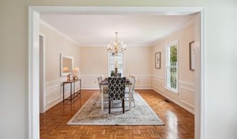 7300 NEEDWOOD Rd, Rockville, MD 20855
