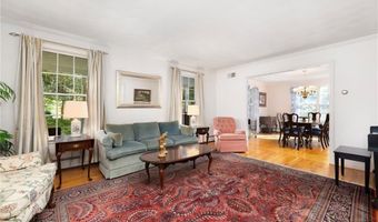 34 Finch Ln, North Kingstown, RI 02874