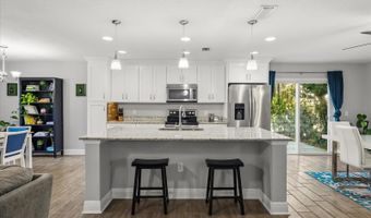 524 E HILLCREST St, Altamonte Springs, FL 32701