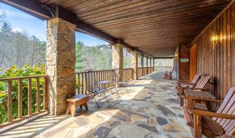 750 Double Springs Dr, Almond, NC 28702