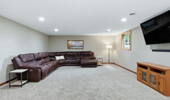 623 Autumn Dr, Altoona, WI 54720