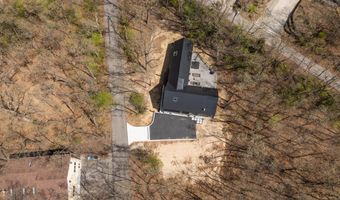 111 E Neptune Ave, Beverly Shores, IN 46301