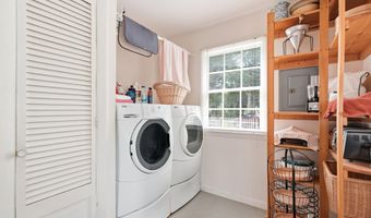 40 Cape Cod Ln, Barnstable, MA 02630