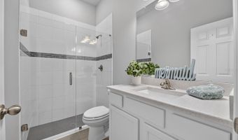 7322 PARADISO Dr, Apollo Beach, FL 33572