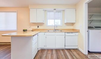 453 Yvonne St, Arco, ID 83213