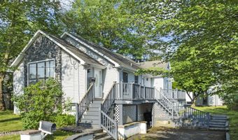 76 9th St, Belford, NJ 07718