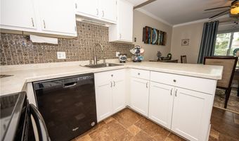 2 Southcreek Ct B, Amherst, NY 14051