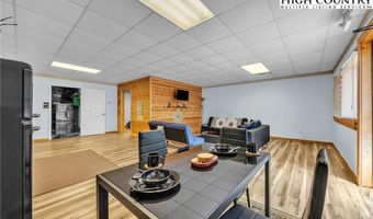 9211 N NC Hwy 194 N, Lansing, NC 28643
