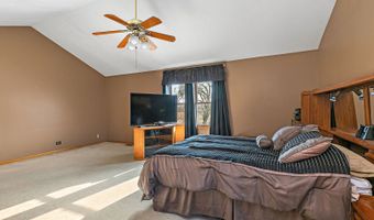 2051 Carlisle St, Algonquin, IL 60102