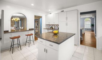 5714 HUNTINGTON Pkwy, Bethesda, MD 20814