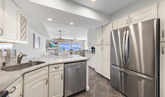 401 Bay Shore Dr 18B, Barnegat, NJ 08005
