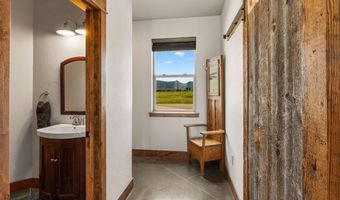 407 Lost Fawn Trl, Belgrade, MT 59714